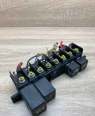 Audi A4 S4 B5 8D Fuse module 4A0941822 896046