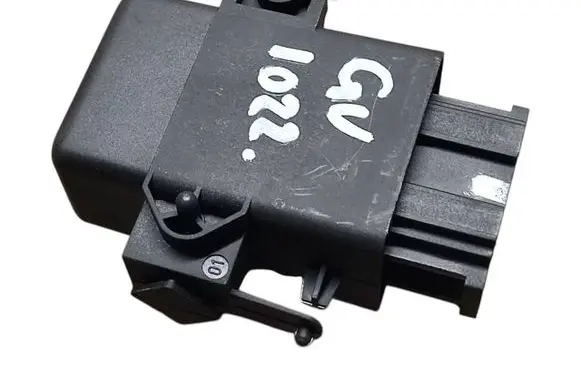 Volkswagen Golf V Seat heating relay 1K0959772