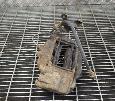 Toyota Hilux (AN120, AN130) Front brake caliper