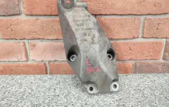 BMW X3 F25 Engine mounting bracket 6861401