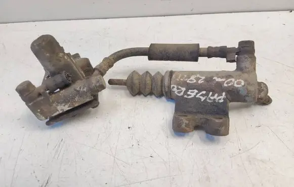 Mitsubishi Pajero Clutch master cylinder 