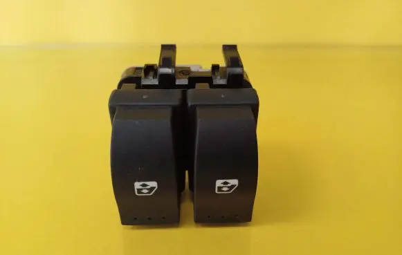 Renault Megane II Electric window control switch 108268A