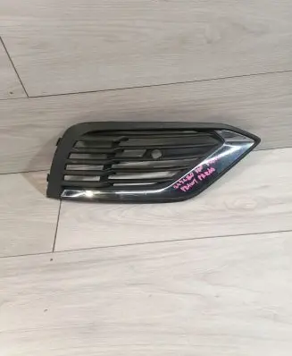 Volvo V60 Front bumper lower grill 31688827
