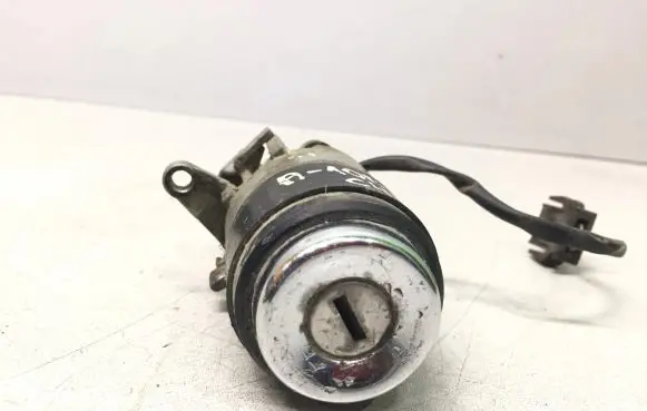 Audi 100 S4 C4 Tailgate exterior lock 