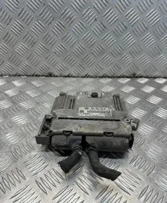 Volkswagen Golf VI Engine control unit/module 03C906016AH 03C907309A 0261S05805