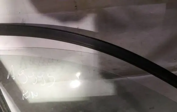 KIA Ceed Front door window glass four-door as2