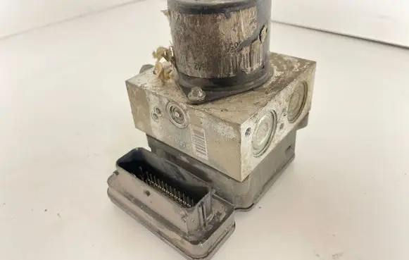 Opel Insignia A ABS Pump 13328651