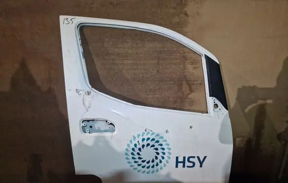 Nissan e-NV200 Front door