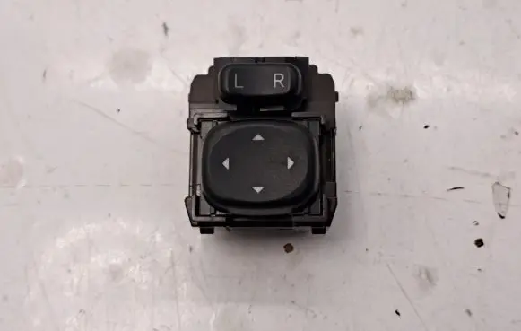 Toyota Avensis T270 Wing mirror switch 8487205030 183647