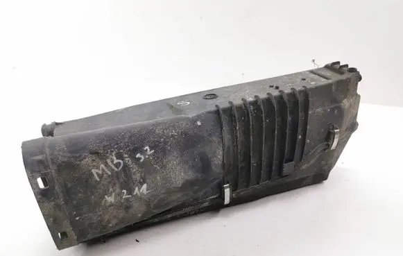 Mercedes-Benz E W211 Air filter box A6460900601 LP13401