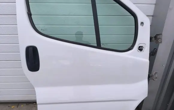 Opel Vivaro Front door