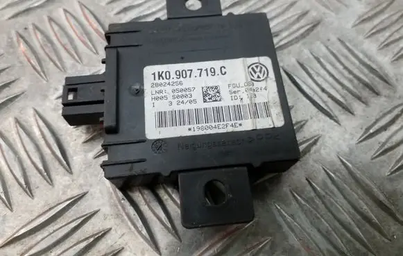 Volkswagen Golf V Alarm control unit/module 1K0907719C