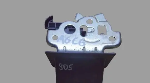 Audi A4 S4 B7 8E 8H Tailgate/trunk/boot lock/catch/latch 8K9827505