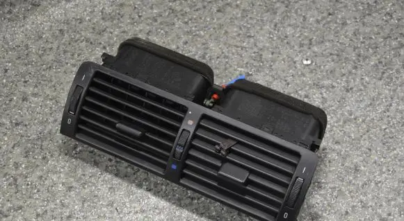 BMW 3 E46 Dash center air vent grill 8363199 8370741