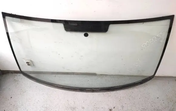 Volkswagen Transporter - Caravelle T5 Front windscreen/windshield window 
