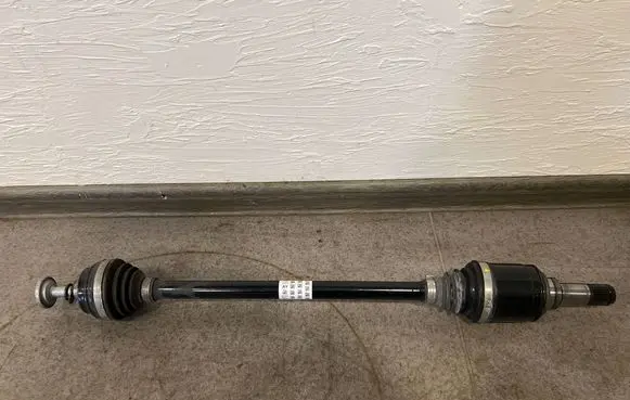 BMW 4 G22 G23 G24 G26 Rear driveshaft 8482603