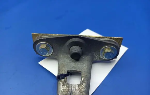 Mercedes-Benz S W126 Loading door lock loop/hook striker 