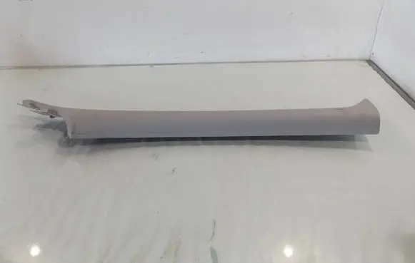 Hyundai i30 (B) pillar trim (bottom)