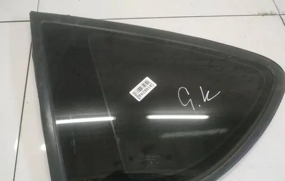 Subaru B9 Tribeca Rear side window AS2