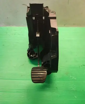 Opel Vivaro Brake pedal 465016415R 93459474 81007104