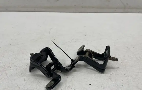 Skoda Octavia Mk4 Tailgate/trunk/boot hinge