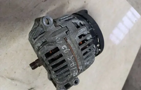 Renault Megane I Generator/alternator 0124325031