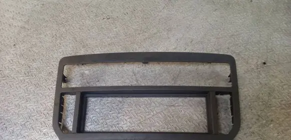 Citroen C5 Radio/GPS head unit trim 9682459677