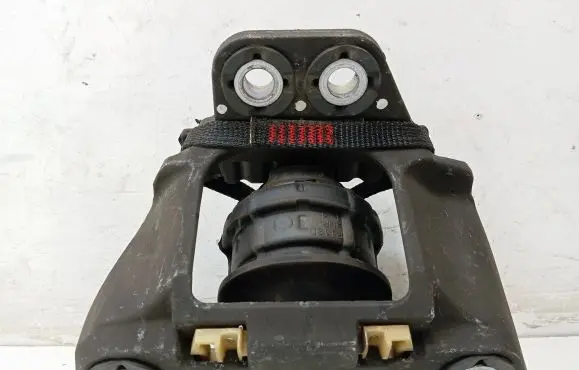 Volvo XC90 Engine mount bracket 326F22