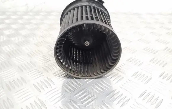 Nissan Qashqai A/C air flow flap actuator/motor 272264EM0A