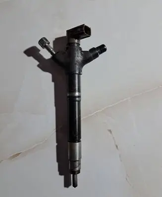 Toyota Avensis T270 Fuel injector 236700R090 10460101 0609004922