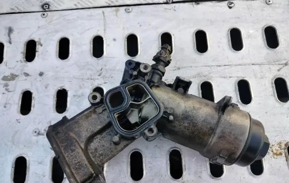 BMW 5 E60 E61 Engine oil radiator 7787072 6740330110