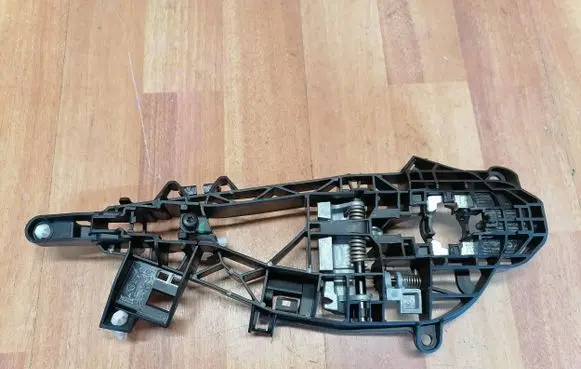 Opel Astra K Front door exterior handle/bracket 13515507 13506034