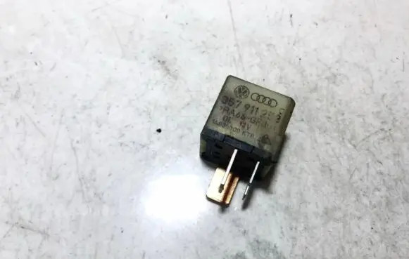 Volkswagen Polo III 6N 6N2 6NF Other relay 357911253