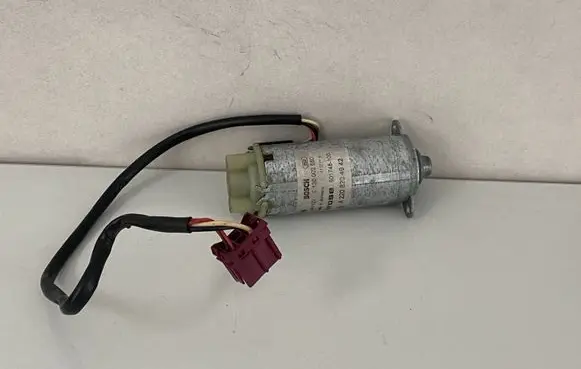 Mercedes-Benz S W220 Seat adjustment motor A2208204942 901748100 0130002580