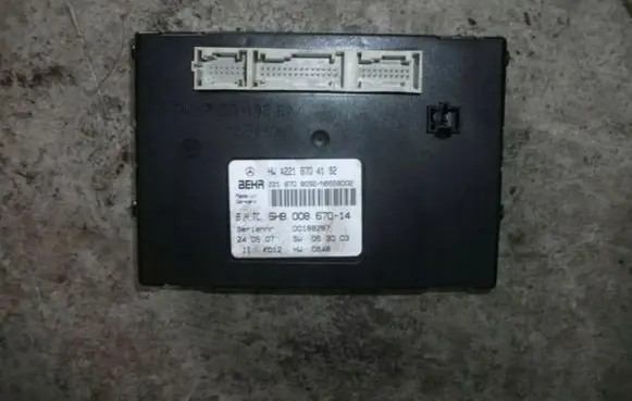 Mercedes-Benz S W221 Fan control module MCD3970