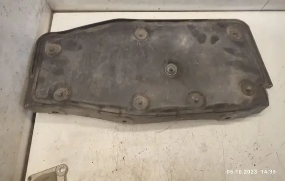 KIA Sorento Engine splash shield/under tray 291302W000