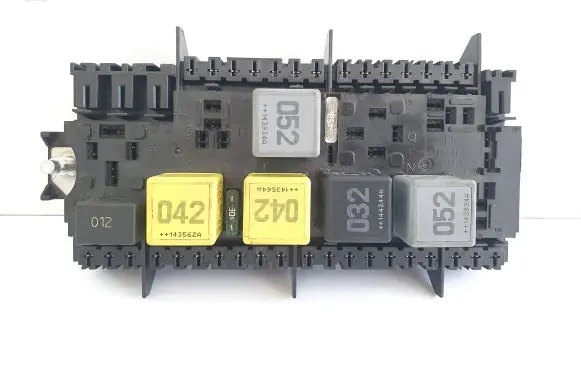 Mercedes-Benz Vito Viano W447 Fuse module A2469067100