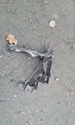 BMW 6 G32 Gran Turismo Headlight/headlamp mounting bracket 13740603