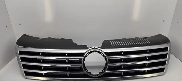 Volkswagen PASSAT CC Front grill 3C8853653A