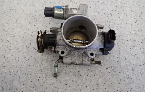 Subaru Impreza II Throttle body valve A33-661R02
