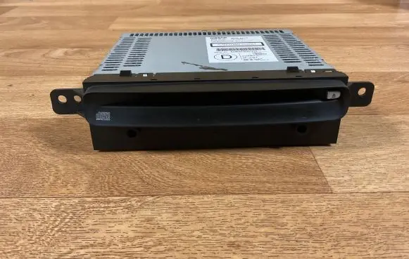 Nissan Primera CD/DVD changer 28185BA010 PN2646F