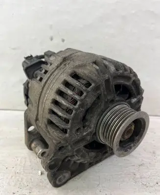 Volkswagen Golf V Generator/alternator 03C903023D 0124325095