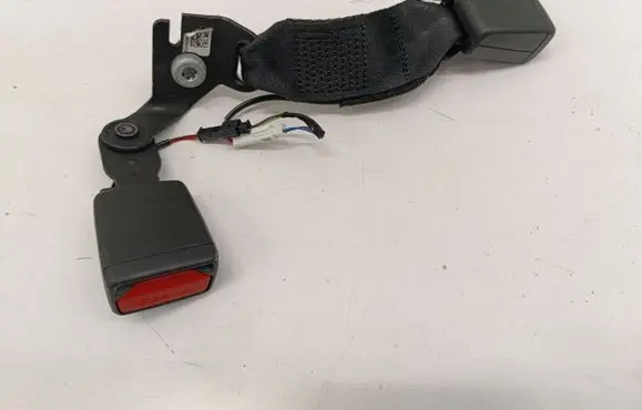 BMW 2 F44 Middle seatbelt buckle (rear) 7456284