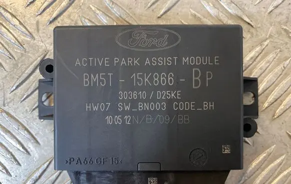 Ford Focus Parking PDC control unit/module BM5T15K866BP 303610D25KE