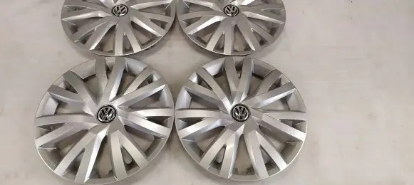 Volkswagen Golf VII R16 wheel hub/cap/trim 5G0601147B