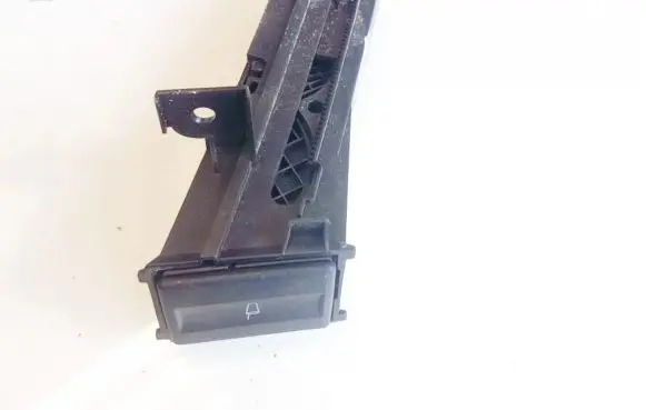 Ford Mondeo Mk III Cup holder 1S7113564A