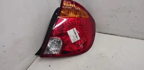 Hyundai Accent Rear/tail lights 92402257