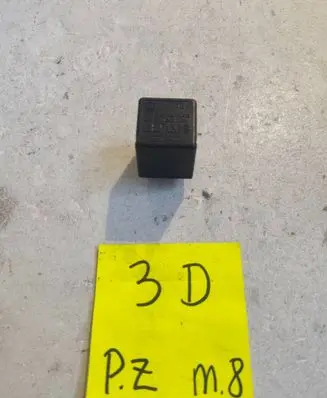 Skoda Octavia Mk2 (1Z) Other relay 8937492