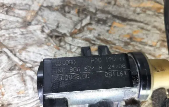 Volkswagen Golf V Turbo solenoid valve 1K0906627A