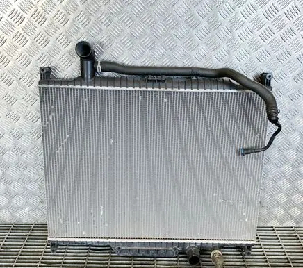 Land Rover Discovery 4 - LR4 Coolant radiator AH328005BA L25951